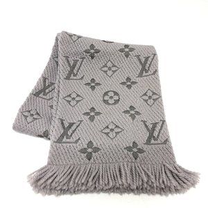 LOUIS VUITTON Gray Scarf